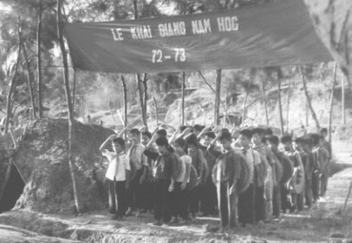 Một thời nhà giáo đi B - 2 Một lễ khai giảng năm học 1972 – 1973