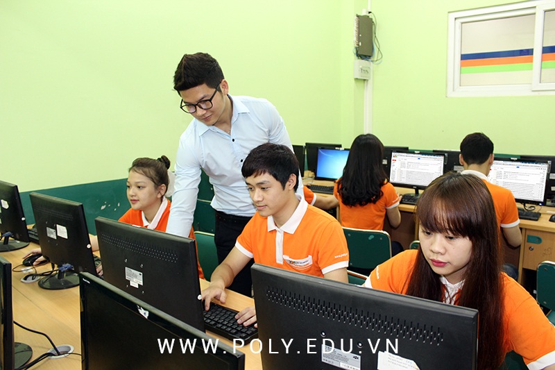 Tư vấn hướng nghiệp: “Kỹ năng nghề - Chìa khóa mở cửa tương lai” - 3 Tư vấn hướng nghiệp: “Kỹ năng nghề - Chìa khóa mở cửa tương lai”