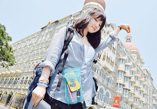 Nữ sinh Hàn Quốc du lịch vòng quanh thế giới một mình - 2 Ahn Si-nae. (Ảnh: Chosun)