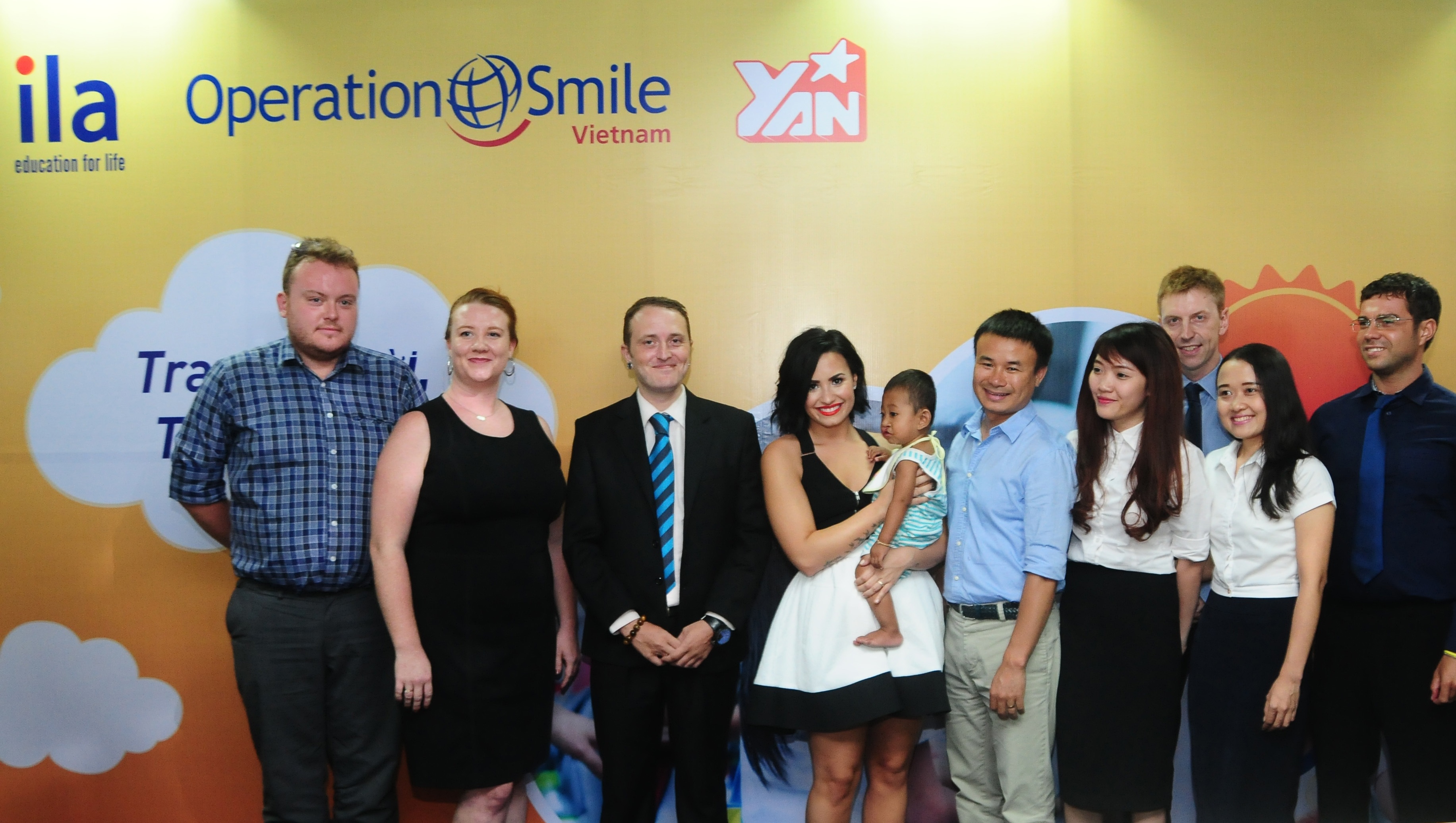 ILA trao tặng 270 triệu đồng cho tổ chức Operation Smile - 3 ILA trao tặng 270 triệu đồng cho tổ chức Operation Smile