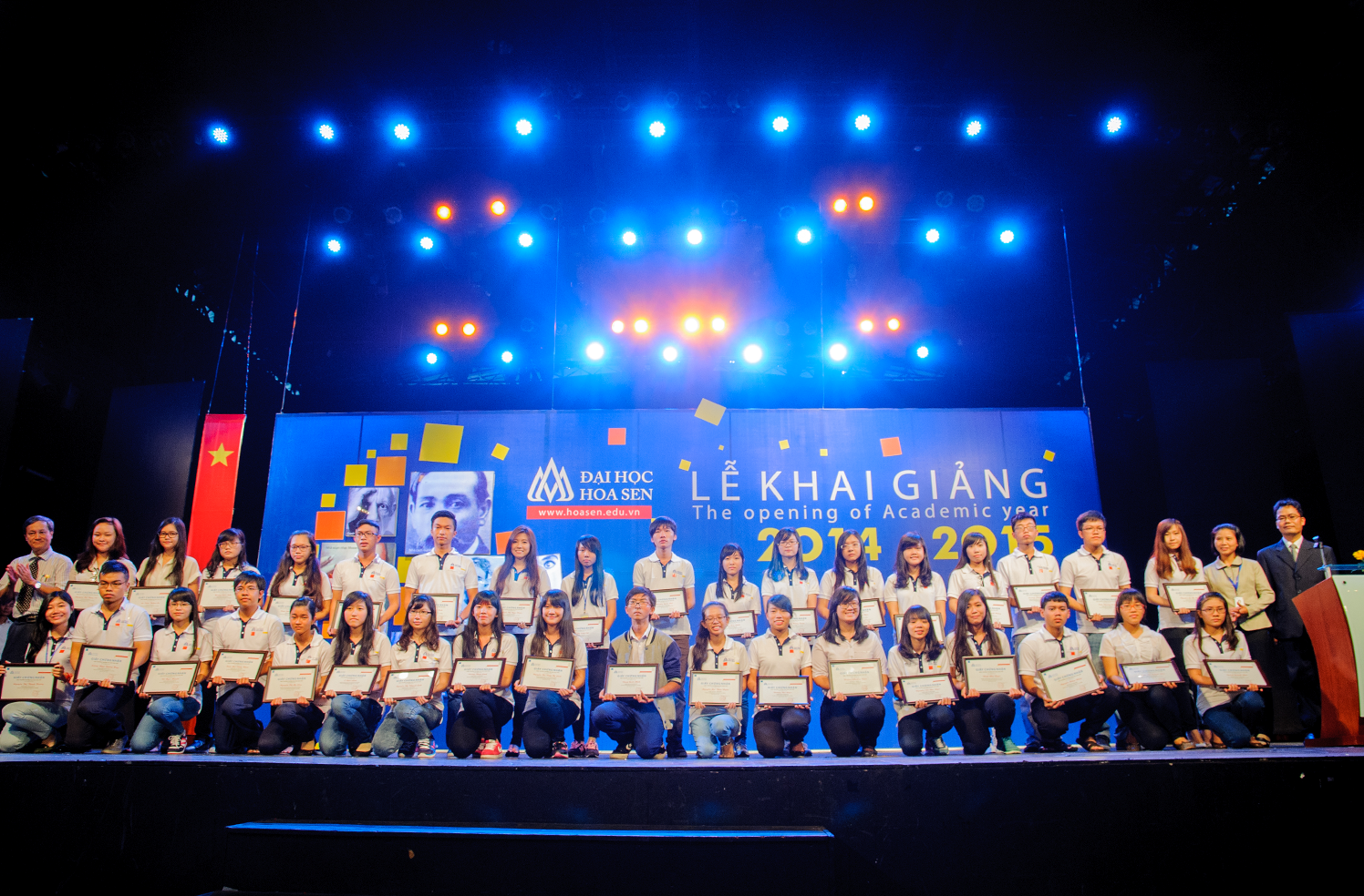 Săn học bổng trong nước, tại sao không? - 1 Các sinh viên Hoa Sen nhận học bổng tuyển sinh đầu vào năm học 2014 -2015