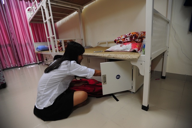 Cha mẹ quyết tâm xa con để con trưởng thành - 3 Sống trong môi trường nội trú xa nhà sẽ giúp học sinh cách ly khỏi cám dỗ của các tệ nạn xã hội