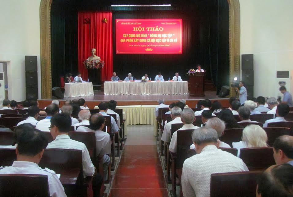 Hội thảo khoa học xây dựng mô hình “Dòng họ học tập” - 1 Quang cảnh hội thảo