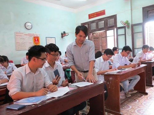 Thầy giáo trẻ nhiệt huyết dìu dắt học sinh giỏi quốc gia - 1 Giờ lên lớp của thầy Phùng Hoàng Hải