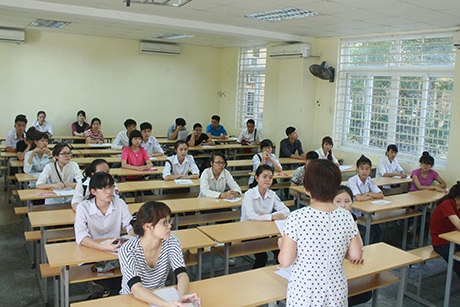 Chùm ảnh: Thí sinh làm thủ tục dự thi THPT quốc gia - 5 Phòng thi số 357