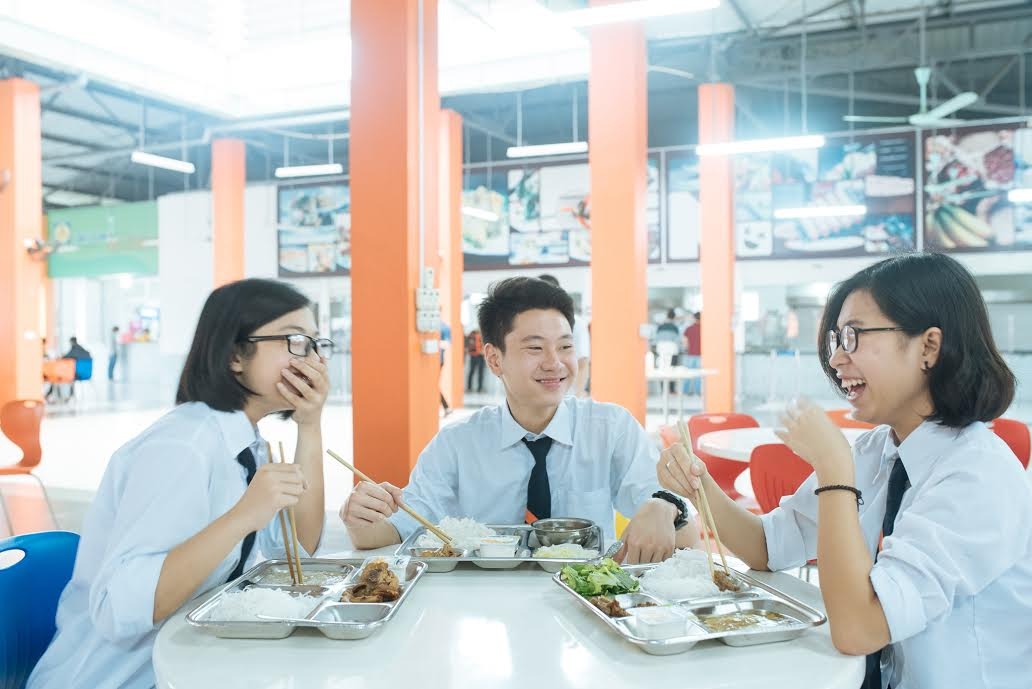 Phụ huynh cần quan tâm đến chất lượng dịch vụ, đội ngũ hành chính, quản lý khi chọn trường cho con