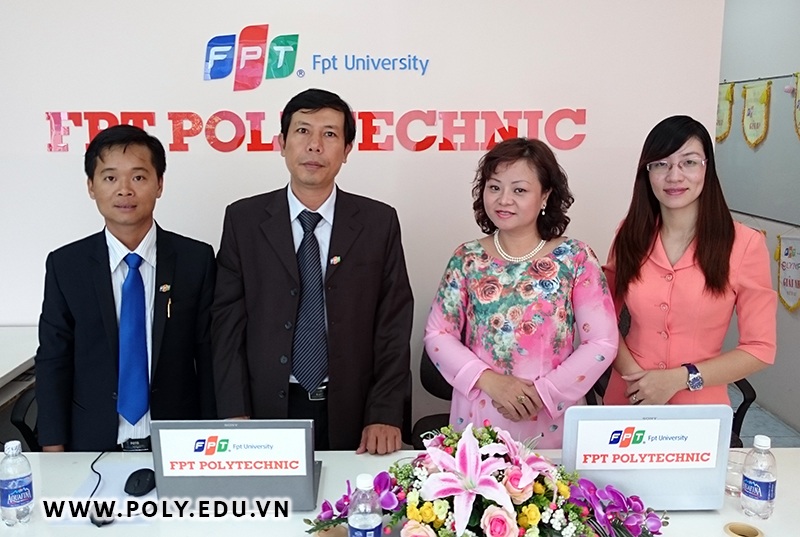 Các đại diện của Cao đẳng Thực hành FPT Polytechnic tham gia buổi tư vấn chiều nay