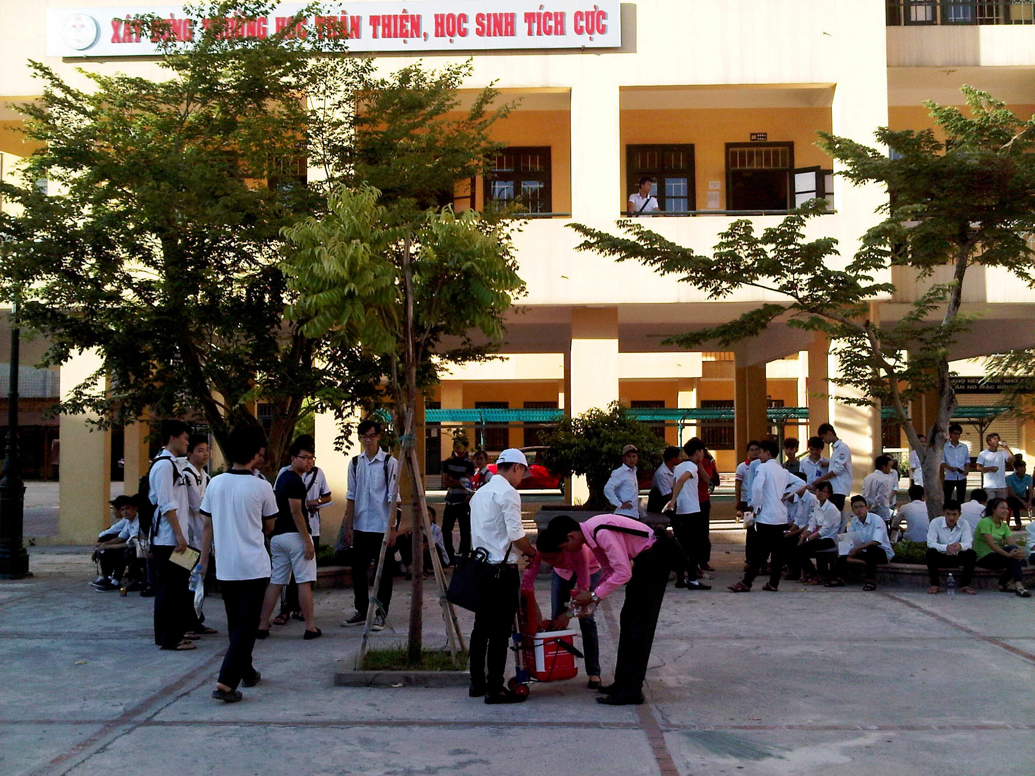 Mát lành món quà cho sĩ tử trước giờ vào thi - 4 Các sĩ tử đã sẵn sàng cho cuộc thi quan trọng