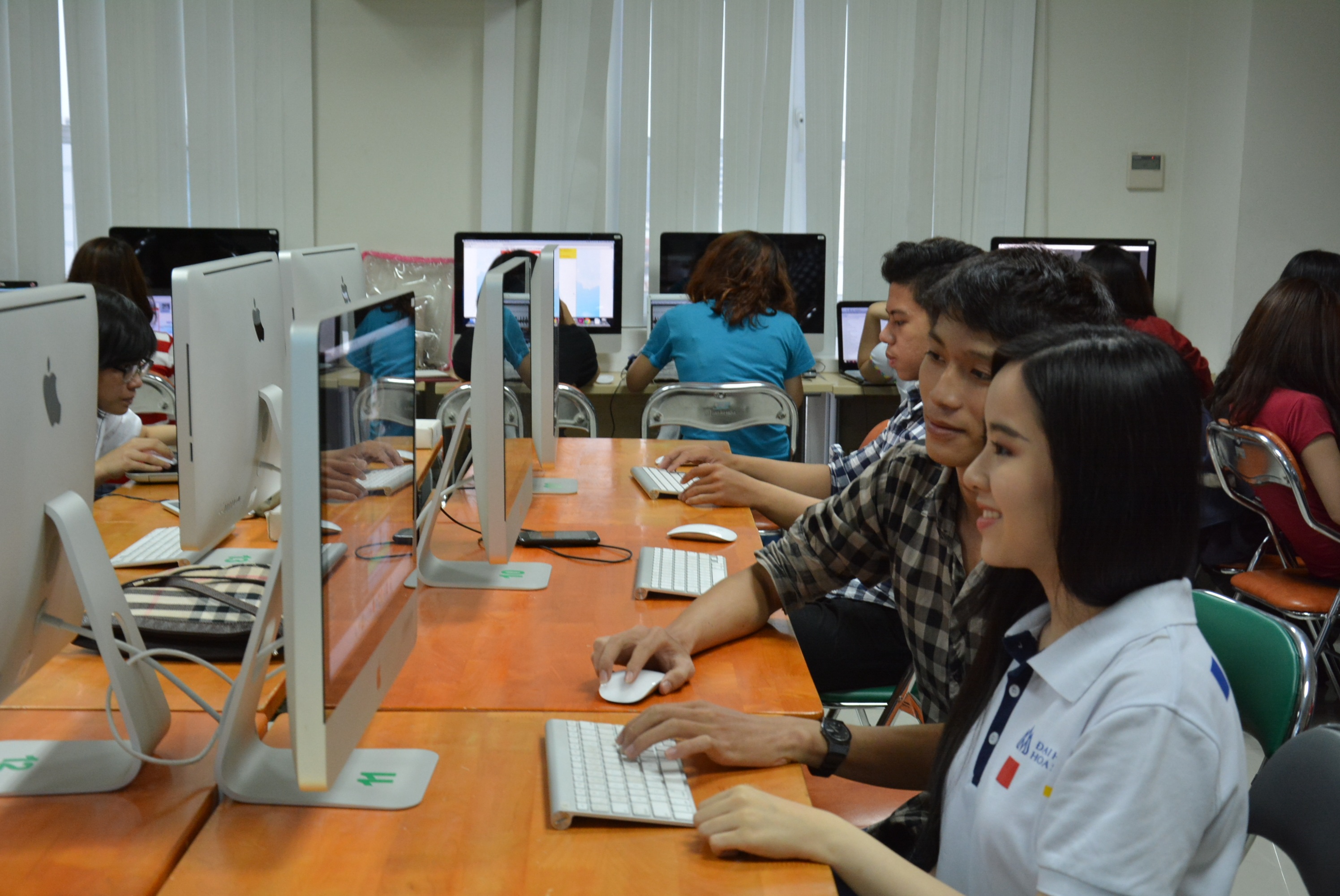 Sinh viên trường ĐH Hoa Sen