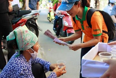 Cơm trưa, nước mát miễn phí “đón” thí sinh sau buổi thi - 2 Cơm trưa, nước uống miễn phí “đón” thí sinh sau buổi thi
