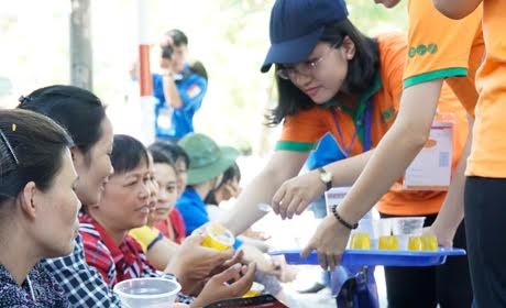 Cơm trưa, nước mát miễn phí “đón” thí sinh sau buổi thi - 3 Cơm trưa, nước uống miễn phí “đón” thí sinh sau buổi thi