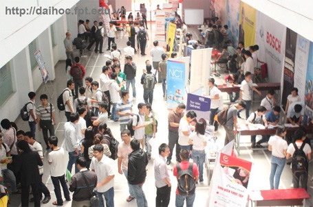 Ngày hội việc làm do Đại học FPT tổ chức cho sinh viên năm cuối