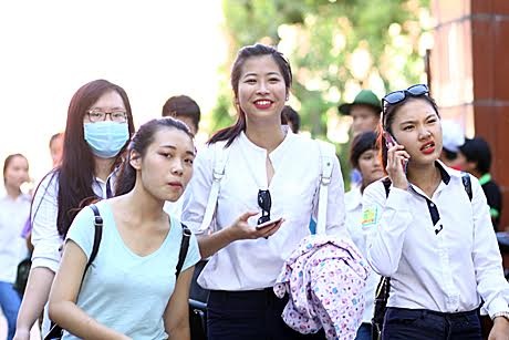 Trường Sa, Hoàng Sa vào đề Văn, thí sinh hào hứng vì làm được bài - 1 Đề Văn bàn về tình cảm gia đình, thí sinh thích thú