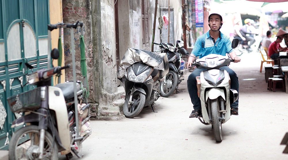 Hà Nội: “Biệt đội" giải cứu chó mèo - 2 Hàng ngày, các bạn trẻ này liên tục nhận được những cuộc điện thoại nhờ cứu hộ chó mèo