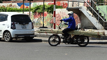 Xe chở mía được xào từ nhiều xe khác nhau