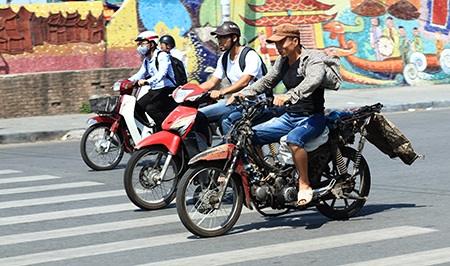 Xe chở mía được xào từ nhiều xe khác nhau