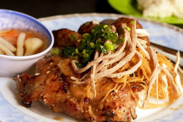 Những món ăn có tên độc, lạ, ít người biết ở Việt Nam - 2 Sà bì chưởng là món ăn không thể bỏ qua khi đến Sài Gòn.
