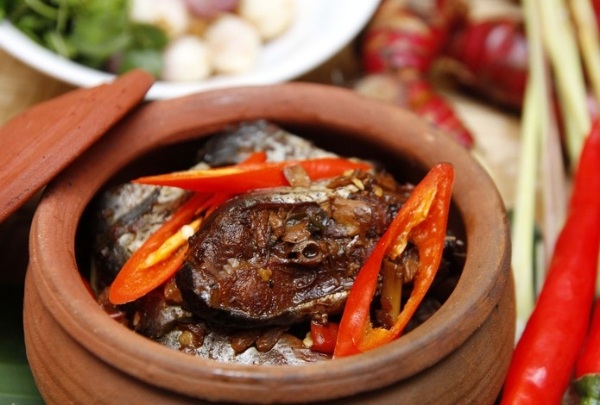 Kiếm tiền tỷ ở Việt Nam nhờ những ý tưởng “không giống ai” - 3 Những niêu cá kho đã giúp anh Toàn kiếm tiền tỷ. (Ảnh minh họa)