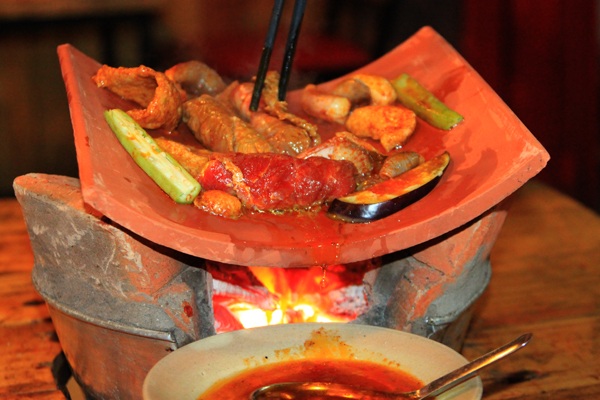 Đặc sản Bình Dương “ăn một lần là nhớ cả đời” - 3 Cách chế biến bò nướng ngói rất đặc biệt.