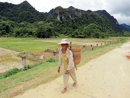 Người Rục - bộ tộc Việt Nam bí ẩn nhất thế giới - 1 Bộ tộc người Rục giờ đã trở về hòa nhập với cộng đồng. (Ảnh: nld)