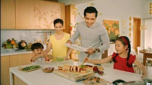 Độc đáo món Tết “Vạn Ý Nghĩa” từ Quán quân Vua đầu bếp - 3
Món ngon “Vạn ý nghĩa” vừa dễ thực hiện, vừa gói trọn những mong ước tốt đẹp, nên thật tuyệt vời để cả nhà cùng nhau vào bếp trổ tài dịp Tết này.