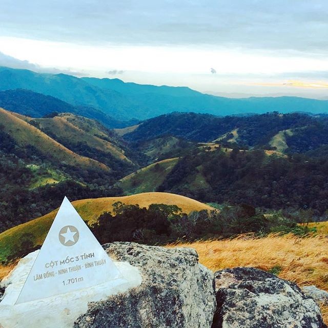 Mê mẩn với mùa cỏ cháy ở “cung đường trekking đẹp nhất Việt Nam” - 6 Ảnh: justin.luu.91