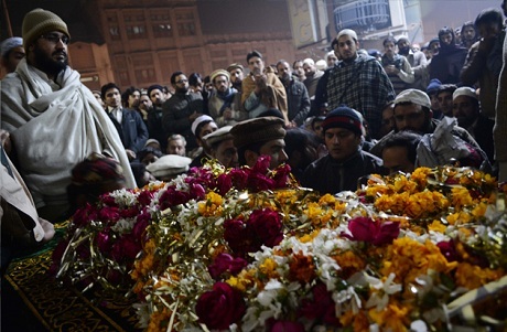 Đám tang của một học sinh nam bị giết hại trong vụ tấn công ngày 16/12.