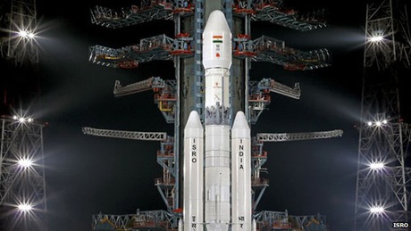 Ấn Độ phóng thành công tên lửa đẩy lớn nhất từ trước đến nay - 1 GSLV MK III là tên lửa lớn nhất từ trước đến nay mà Ấn Độ từng phóng thành công.