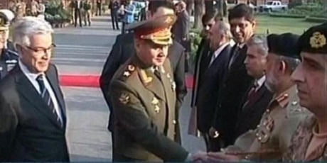 Đối đầu Nga-Phương Tây: Dấu hiệu chiến thắng của Tổng thống Putin - 2 Bộ trưởng Quốc phòng Nga Sergei Shoigu thăm Pakistan.