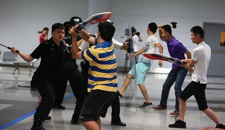 Công an Trung Quốc diễn tập chống khủng bố. (Ảnh: 