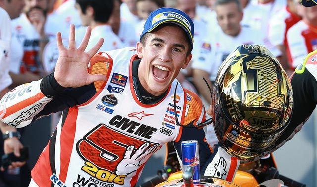 Marc Marquez lần thứ ba lên ngôi - 2 Với chức vô địch lần thứ 3 ở thể thức MotoGP, M.Marquez đã có tổng cộng 5 chức vô địch thế giới, trước đó là thể thức Moto2 vào năm 2011 và 125cc vào năm 2010.