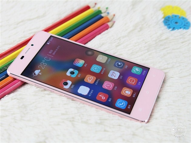 Top smartphone "mỏng manh" nhất thế giới hiện nay - 3 Nắm giữ ngôi vị số một là chiếc