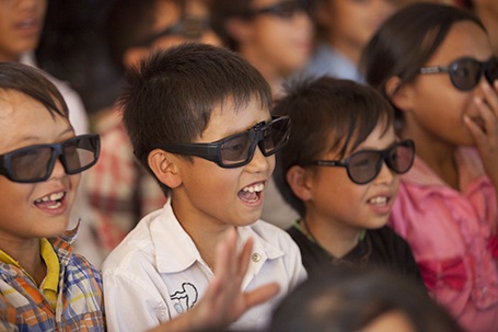 Xem phim 3D ở những ngôi trường vùng cao - 6 Những nụ cười sảng khoái