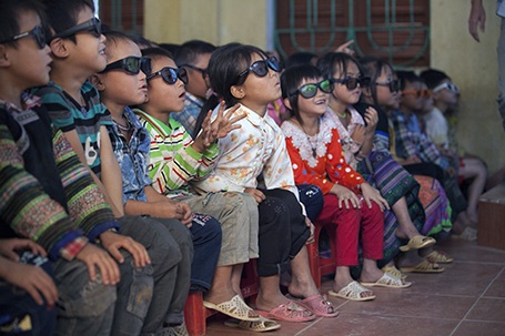 Xem phim 3D ở những ngôi trường vùng cao - 5 Lớp