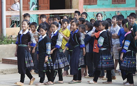 Xem phim 3D ở những ngôi trường vùng cao - 3 Niềm vui và sự háo hức của các em học sinh từ tiểu học tới THCS khi có đoàn chiếu phim tới