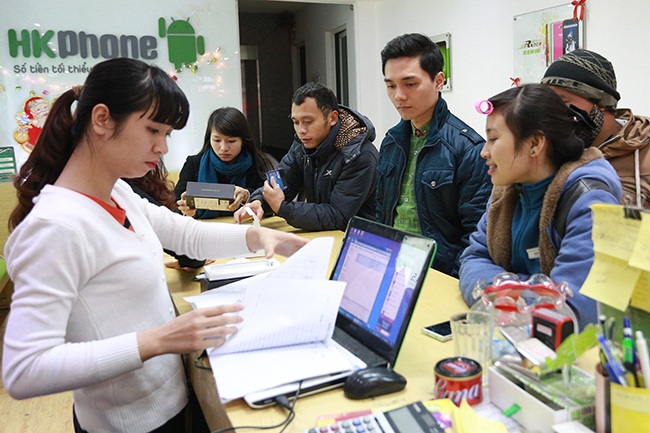 Khách hàng háo hức chờ đợi mua Racer HERO