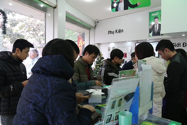 Khách hàng háo hức chờ đợi mua Racer HERO