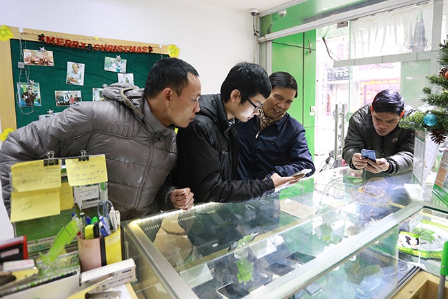 Khách hàng háo hức chờ đợi mua Racer HERO