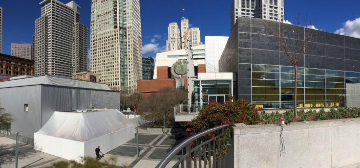 Apple xây dựng sân khấu lớn cho sự kiện diễn ra vào ngày 9/3