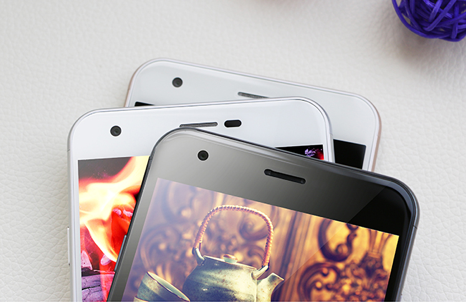 Smartphone 3,99 triệu viền nhôm hút người dùng Việt - 3 Màn hình nổi viền cong với tấm nền đặc biệt, cho góc nhìn rộng hơn và
tươi sáng.