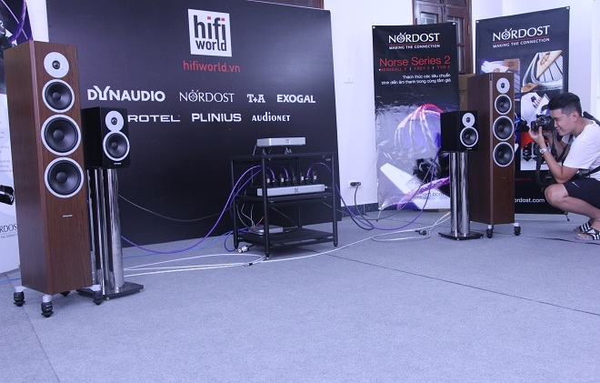 Cặp loa không dây đầu bảng Focux  600 XD của Dynaudio. 