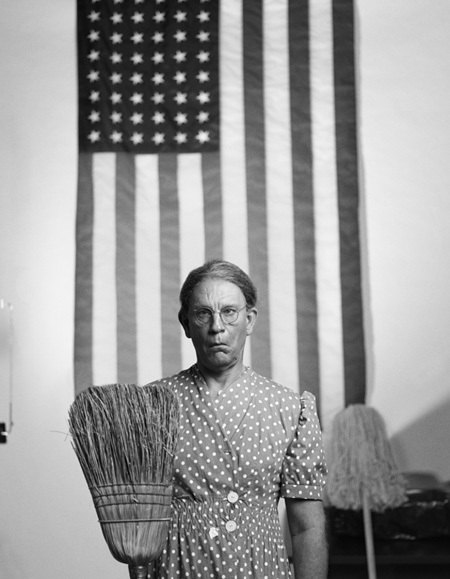 Tác phẩm American Gothic của Gordon Parks (1942)