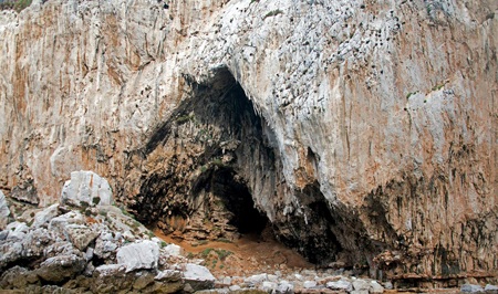 Tìm hiểu về những mẫu đá nghệ thuật Neanderthal đầu tiên được tìm thấy - 2 Tìm hiểu về những mẫu đá nghệ thuật Neanderthal đầu tiên được tìm thấy