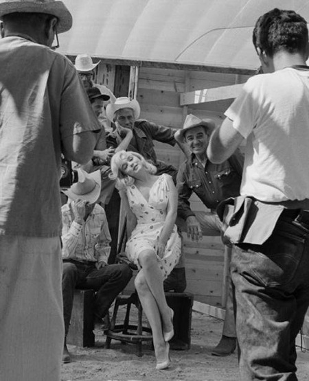 Ngắm hình hậu trường của các bộ phim xưa - 13 Và một số hình ảnh trong các tác phẩm điện ảnh khác.