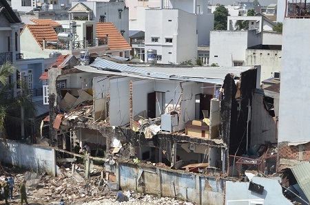 7 ngôi nhà lân cận bị phá hủy hoàn toàn