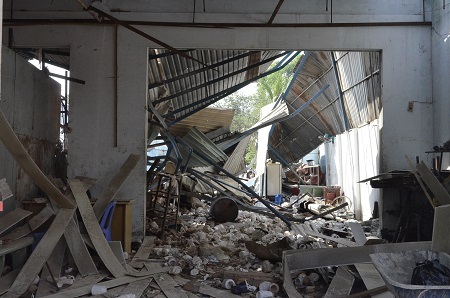 Nhiều nhà dân tan hoang sau vụ nổ