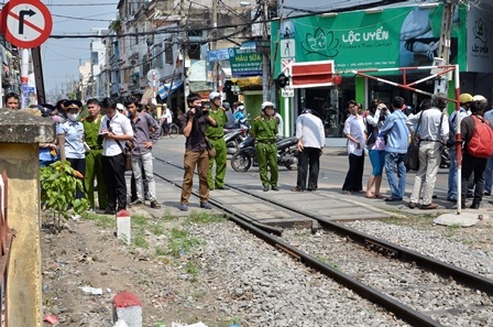 Lực lượng chức năng có mặt để ghi nhận vụ việc