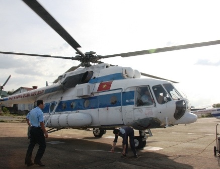 Trực thăng Mi – 171 vừa hạ cánh xuống sân bay quân sự Tân Sơn Nhất