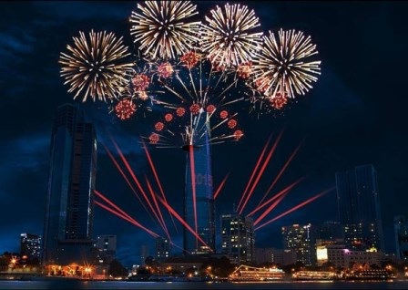 Đại tiệc pháo hoa chào năm mới ở tòa nhà cao nhất TPHCM đã sẵn sàng - 10 Đêm đại tiệc chào đón năm mới 2015 đã sẵn sàng