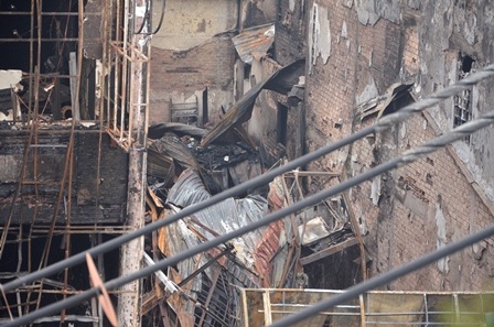 Cửa hàng xe gắn máy ở số 182 bị đổ sập